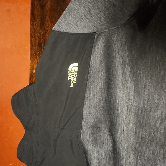 North face jacket - Picture 2 of 8